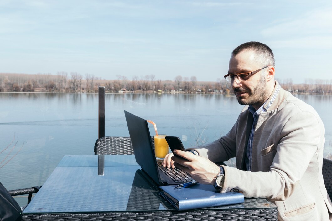 businessman-using-smartphone